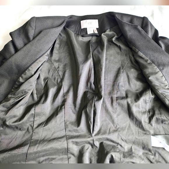 H&M Black Blazer - Picture 5 of 10
